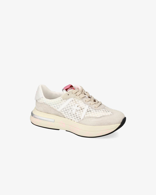 Award-winning Cassie 7390