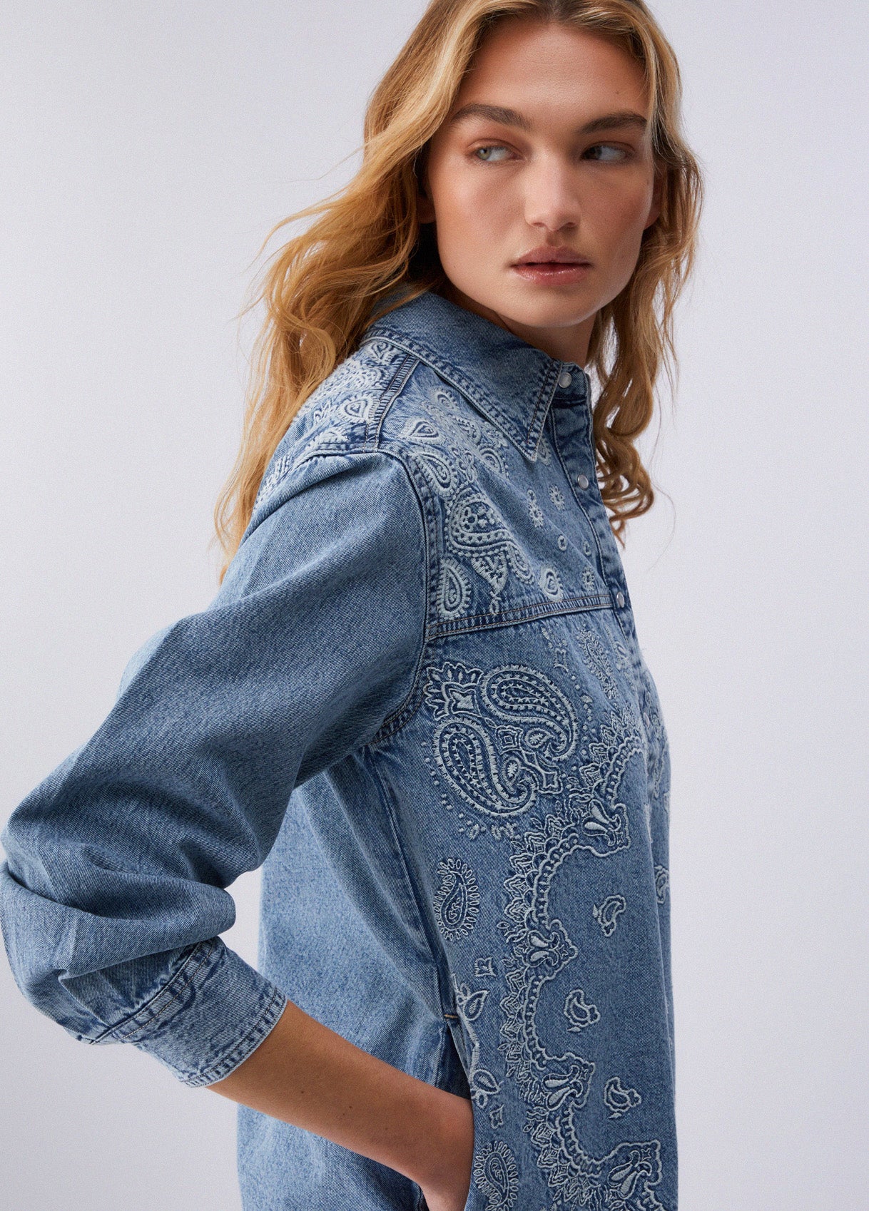 liu jo Camicia in denim con ricami