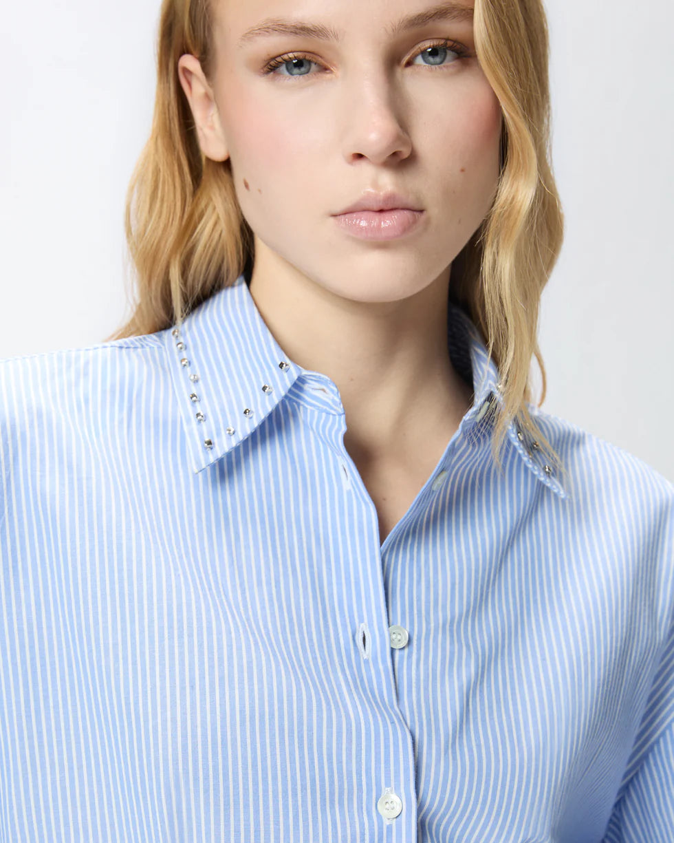 Pinko Camicia cropped a righe con colletto gioiello Charita