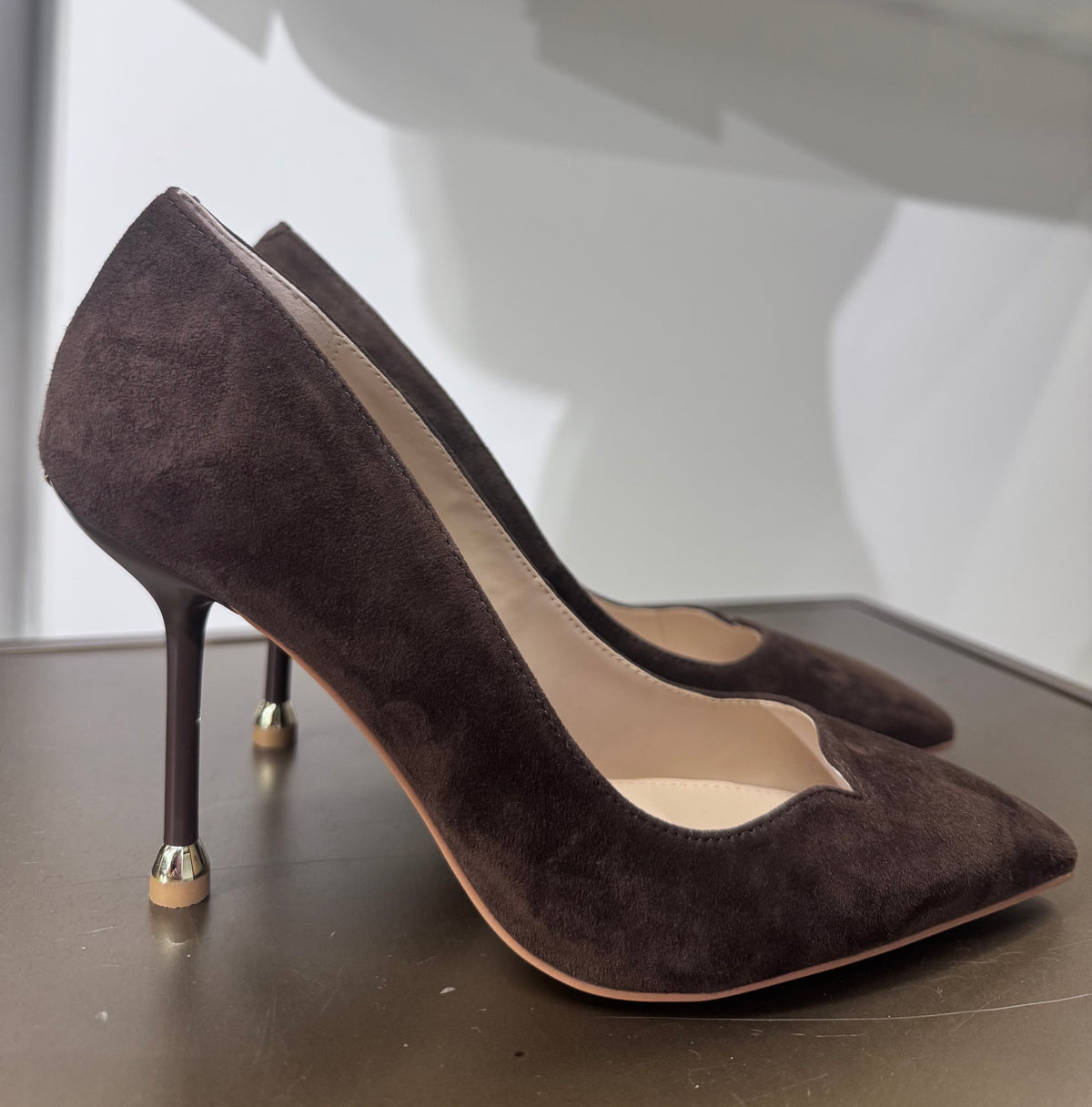 Liu JoDécolleté in camoscio Ebano