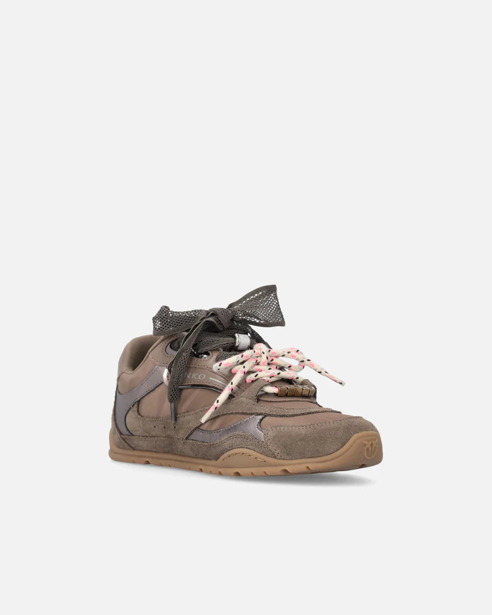 Pinko Sneakers con lacci doppi e applicazioni moro